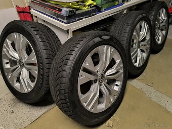 Alu kola Passat Alltrack 5x112 r17 Originál, zimní pneu
