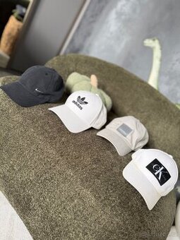 4x panské kšiltovky Calvin Klein, Adidas, Nike