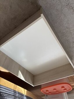 Úložný šuplík pod postel