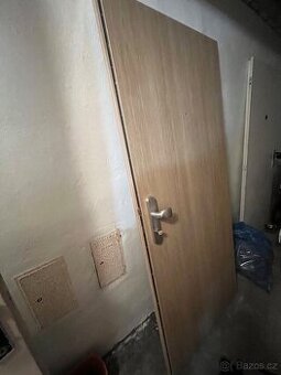 Vstupní bezpečnostní dveře