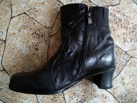 Dámské zimní boty kožené s hustým kožiškem