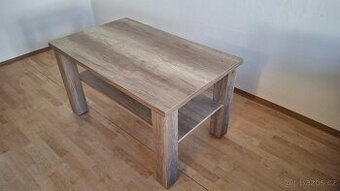 Vyšší konferenční stolek