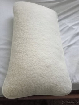 polštář a deka z ovčí vlny