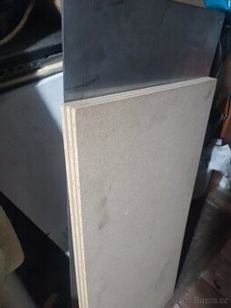 Dřevotříska regály