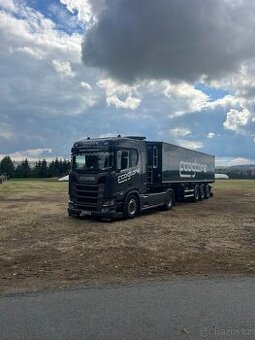 Hledáme řidiče C + E