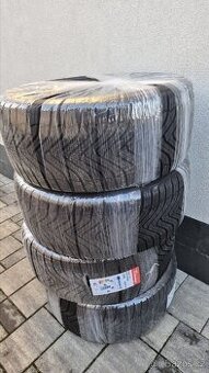 Gripmax SureGrip A/S 275/45r20 NOVÉ