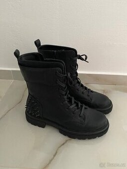 Kotníkové boty na platformě