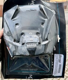 Držák SPZ s plastem, Suzuki GSR 750 11-16, GSX S750 15-16