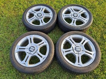 Alu disky 17" a nové letní pneu 225/45R17, originál Seat Al