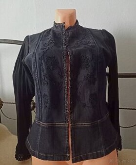 Vyšívaná džínová bunda