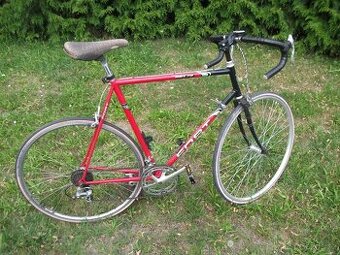 retro silnička Fort