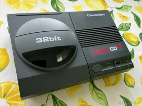Amiga CD32 - 1