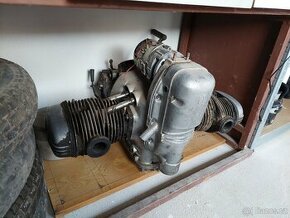 Ural - motor, převodovka, diferák, kola a další dily - 1