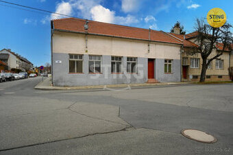 RD s dvorem, ul. SNP, Držovice, 131061