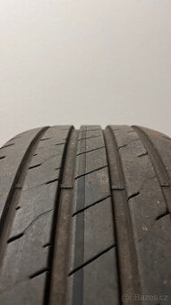 4ks Letní pneu 215/55 R17, Goodyear (2ks), Hankook (2ks), 6m