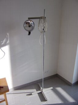 Světlo stojanové vyšetřovací se zrcadlovou žárovkou 60W - 1