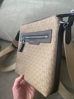 MICHAEL KORS taška přes rameno JET SET TRAVEL