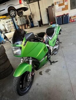Kawasaki GPZ 600r