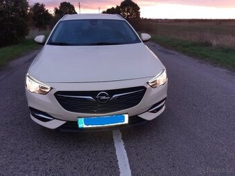 Opel Insignia b
