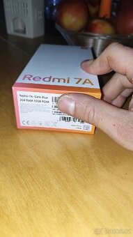 Chytrý telefon Xiaomi Redmi 7a. Nový, 2/32 gb