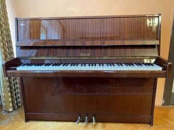 Petrof Akustické Piano - 3 pedály, málo hrané