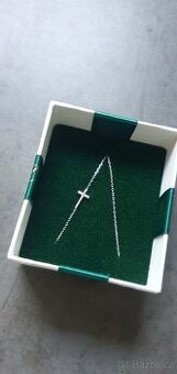 Zlatý řetízek s křížkem