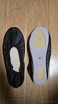 gymnastické cvičky vel.35 nové