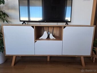 Skříňka pod TV