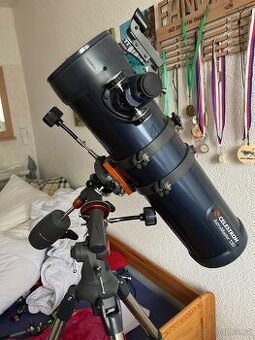 Dalekohled Celestron AstroMaster 130 a okulárový kufřík