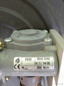 Elektromotor s prevodovkou