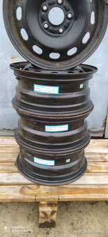 Ford Focus 2 sada plechových disků 15 "