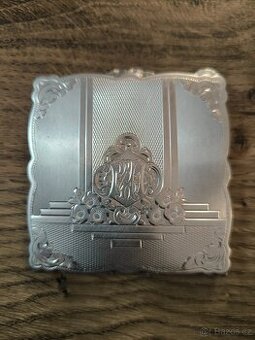 Stříbrná pudřenka