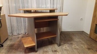 Rohový psací stůl