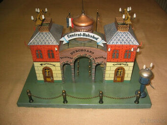 Märklinská věž s cibulovitou kopulí, stanice č. 2004, velmi