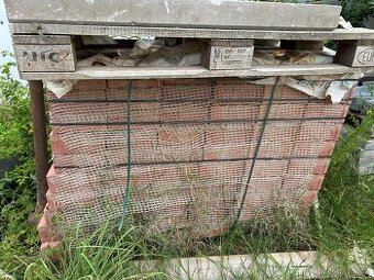 Dlažba červená specialní