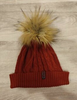 Zánovní čepice s bambulí, vínová, zn. Superdry