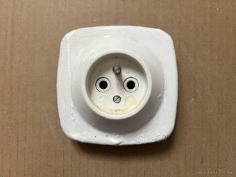 Staré elektro - Zásuvka Retro č.1