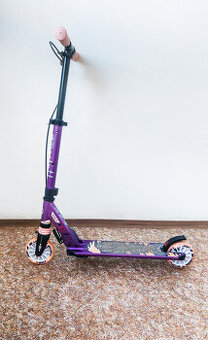 Dětská koloběžka OXELO s brzdou na řídítkách a odpružením