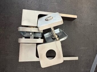 Dveřní kování na dveře nerez , cena za kus 400 kč