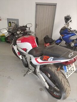 Yamaha R6