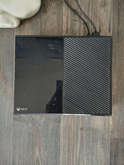 Prodám Xbox One 500GB