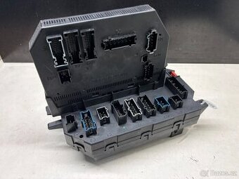 //MERCEDES-BENZ W221 Poojistkovka + SAM)