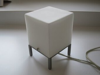Prodám designové stolní lampičky ve tvaru krychle