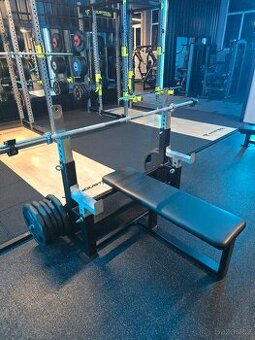 Benchpress včetně bezpečnostních zarážek