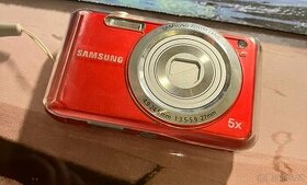 Samsung ES70 červený fotoaparát