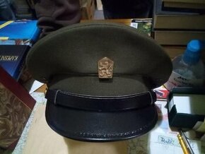 Prodáme čepici důstojníka československé armády