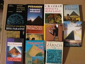 Pyramidy soubor knih