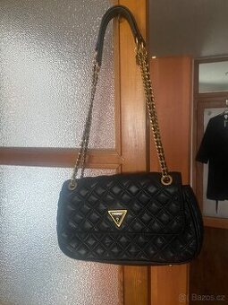 Kabelka Guess