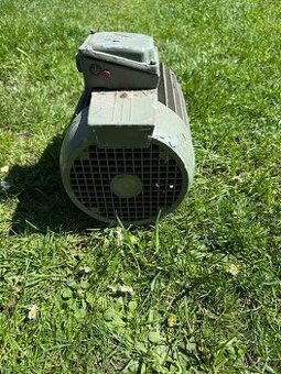3 fázový elektromotor.