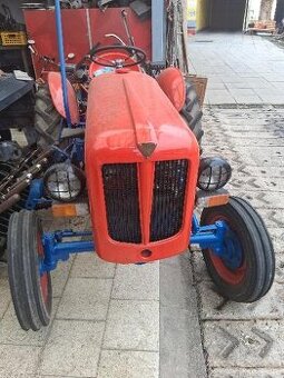 ITALSKÝ TRAKTOR VENIERI - 1
